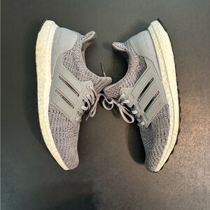 Adidas Unisex primeblue ultra boost Gray Sneakers with Breathable Knit.
